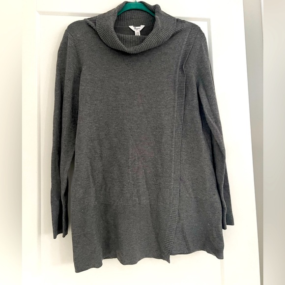 Thyme Maternity Nursing/Maternity Sweater | Medium | Grey | Front Opens - Picture 1 of 4